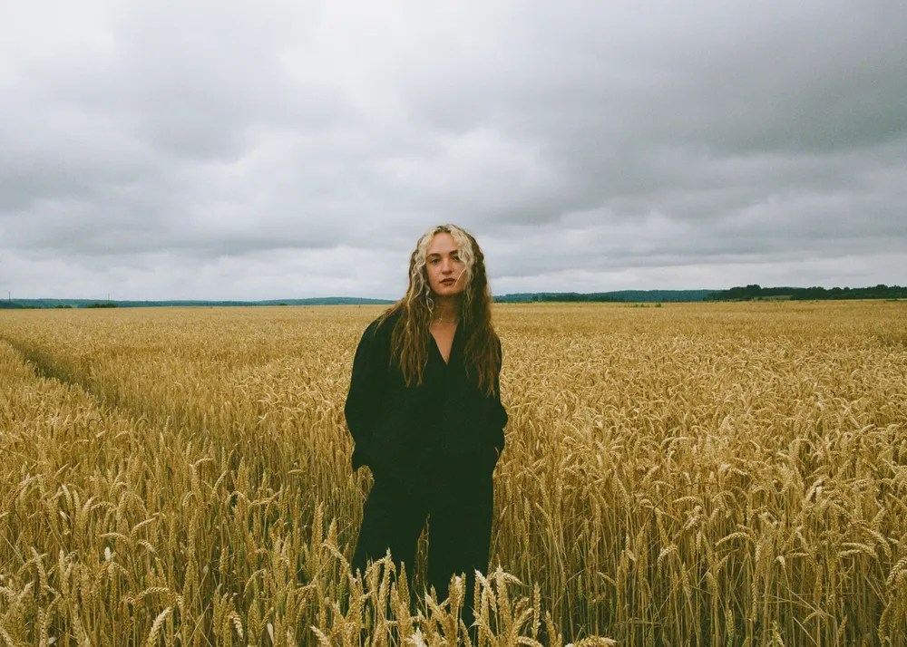 néomí – Sit Back&nbsp;Baby